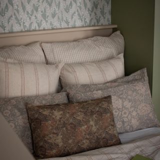 Le sens des priorités ✨

En attendant que mes meubles reviennent (le 11 août) et que l’évier et les plaques soient posés (début septembre), je vais vivre en mode « camping » encore un petit moment dans cet appartement. 

Et bien sûr parmi toutes les commodités essentielles que j’aurais pu acheter (rideaux occultants pour me cacher des ouvriers qui refont la façade, table, etc.), j’ai choisi la literie. Parce qu’avoir un lit de princesse on est d’accord, c’est la base non ? 😅

#frenchlifestyle #vintagehome #cottagecore #cosyhome #vintagedecoration #paris