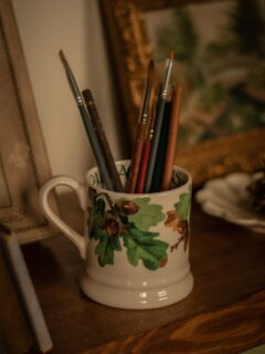 Le mois d’octobre s’installe doucement dans mon nouveau nid douillet. J’ai ressorti mes bougies préférées d’automne, mes pulls douillets, j’ai fait ma bucket list d’automne et ce week-end j’ai prévu de dégoter quelques coloquintes pour décorer mes étagères.

Je pense aussi aller voir l’expo John Singer Sargent au musée d’Orsay (je l’attends avec impatience depuis cet été !).

Et vous quoi de prévu ce week-end ? 🍂

#falldecor #cosyliving #cosyhome #decohome #frenchlifestyle  #vintagehome #cosyhome #vintagedecoration