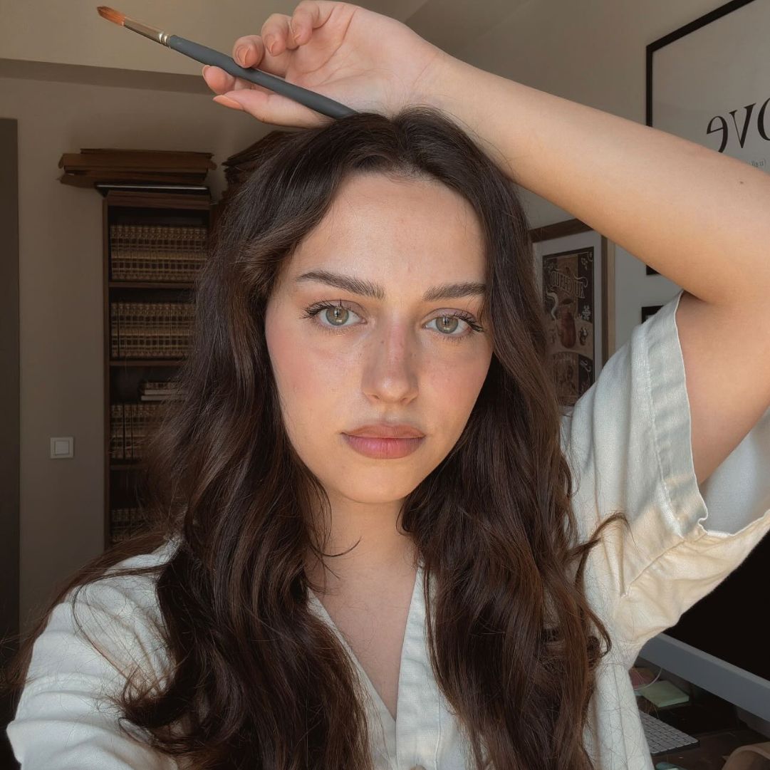 Dans cet épisode, j'accueille à nouveau Derya qui nous parle de la création de son livre de recettes, de son choix de partager tout le processus avec son audience, et de sa stratégie de communication.