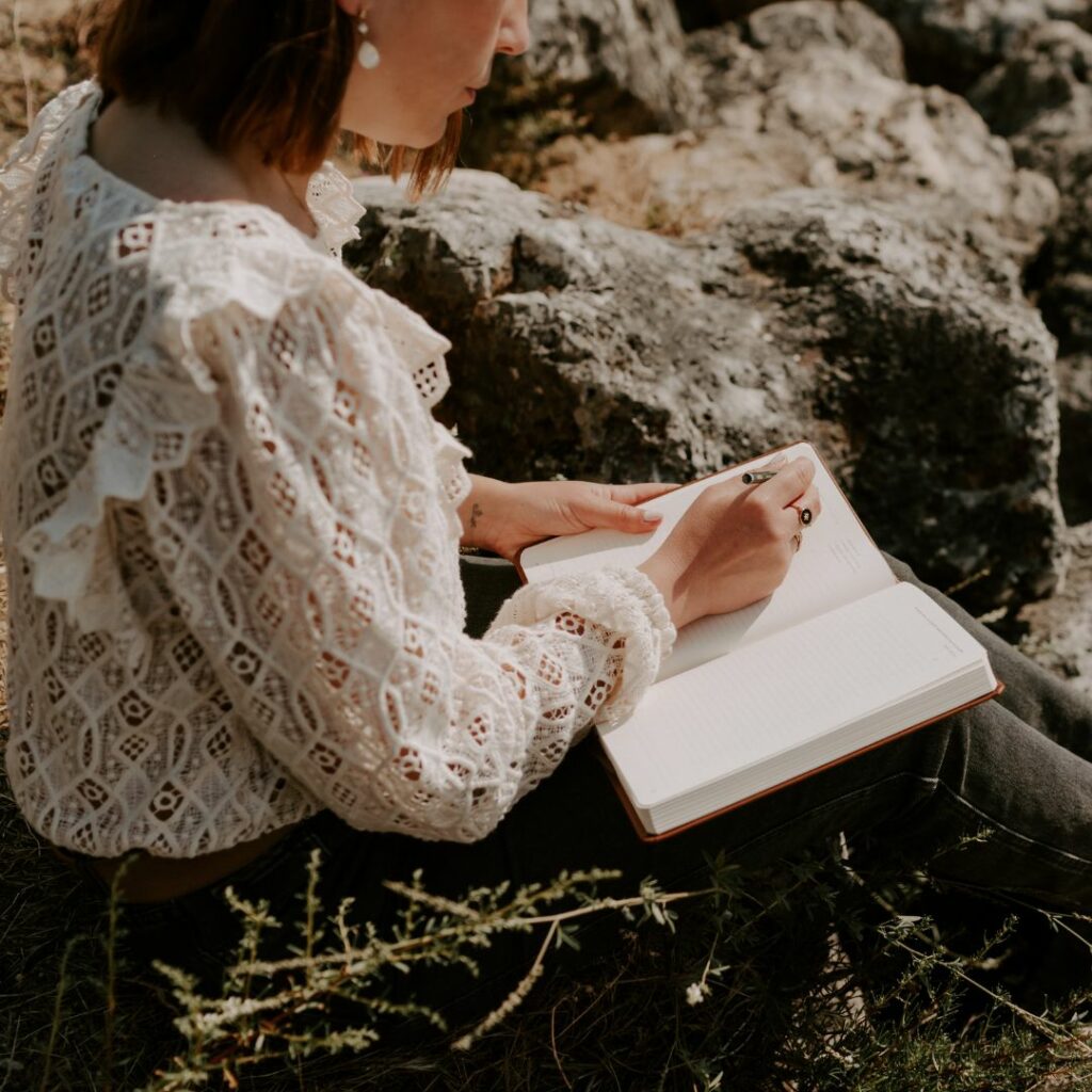 Dans cet épisode “blabla”, je fais le bilan de ces 3 derniers mois et je te partage mes intentions pour la suite.